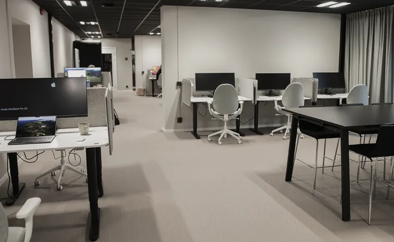 Shared desks in the coworking space at Science Park Jönköping